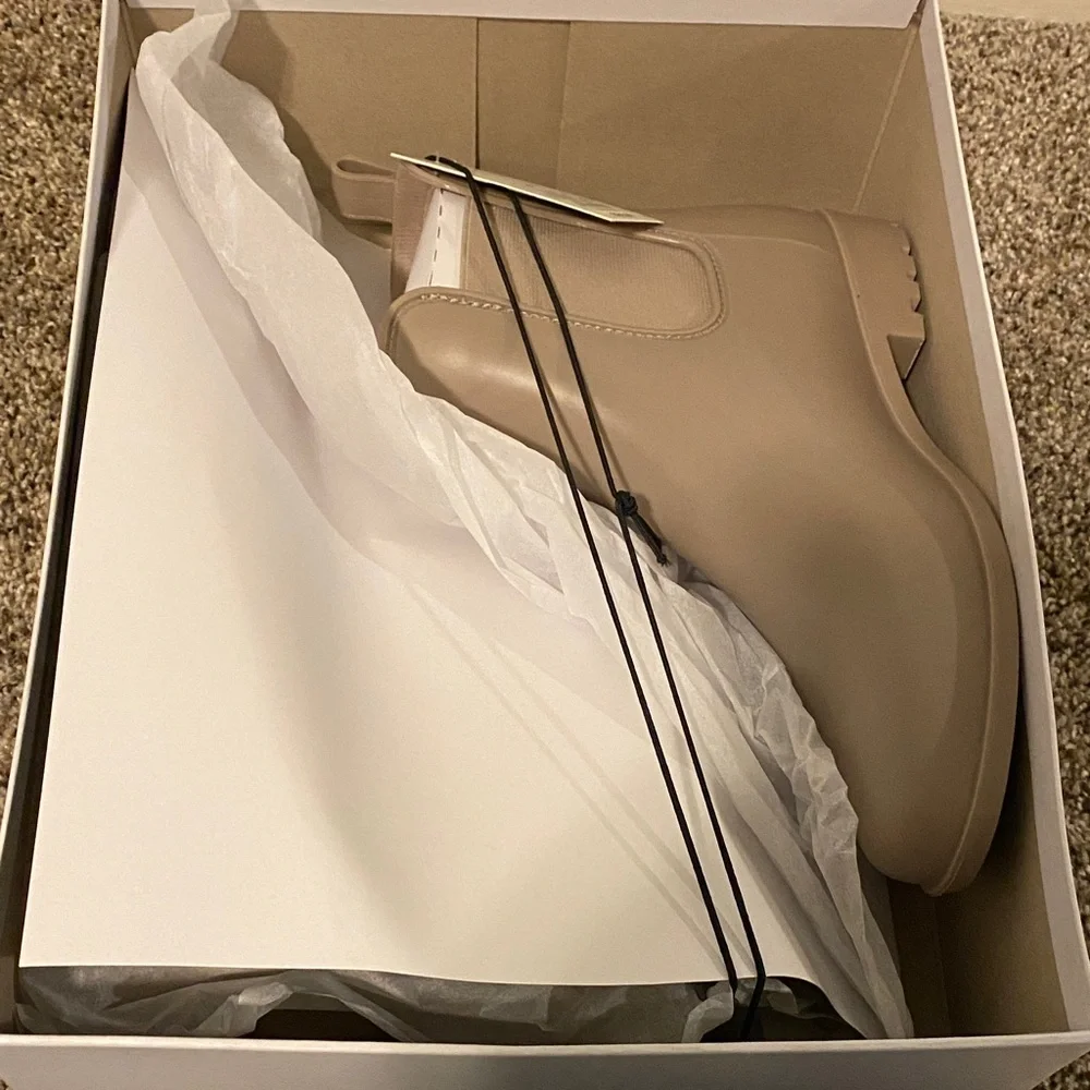a new day Women’s Tan Chelsea Boots